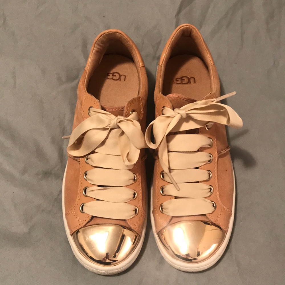 Ugg sneakers with ribbon laces